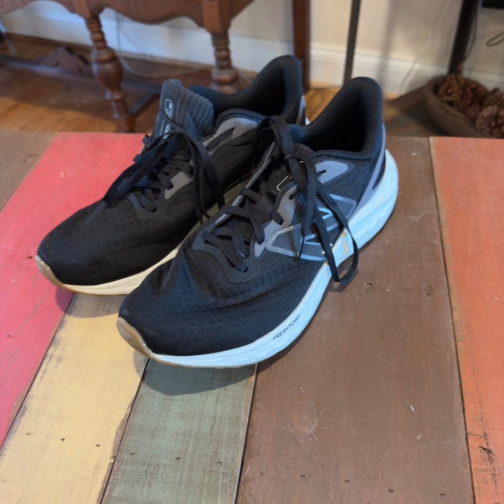 New Balance Fresh Foam Arishi v4 Black Grey Running Shoes Womens 11 WARISEK4